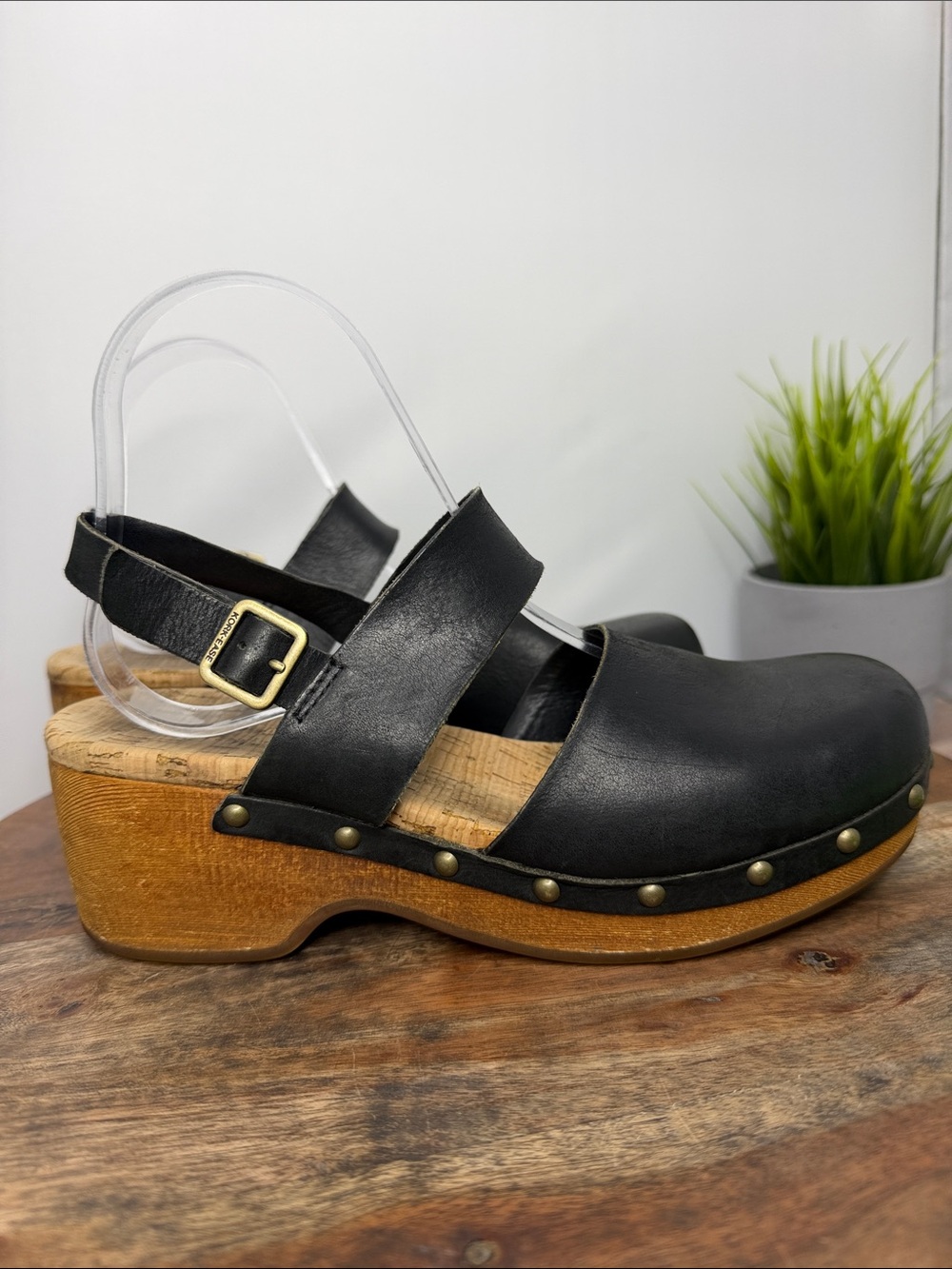 “Kork- Ease” Black Leather Clog Sandals with Wood Platform - Size: 7M